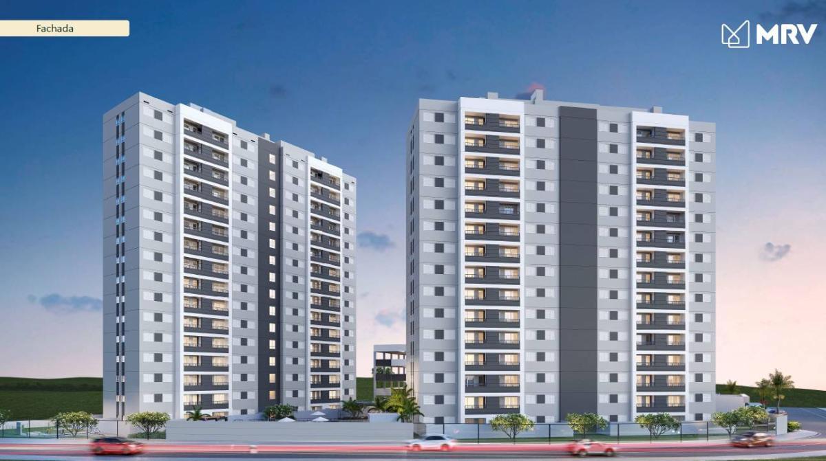 Em frente ao Parque da Cidade